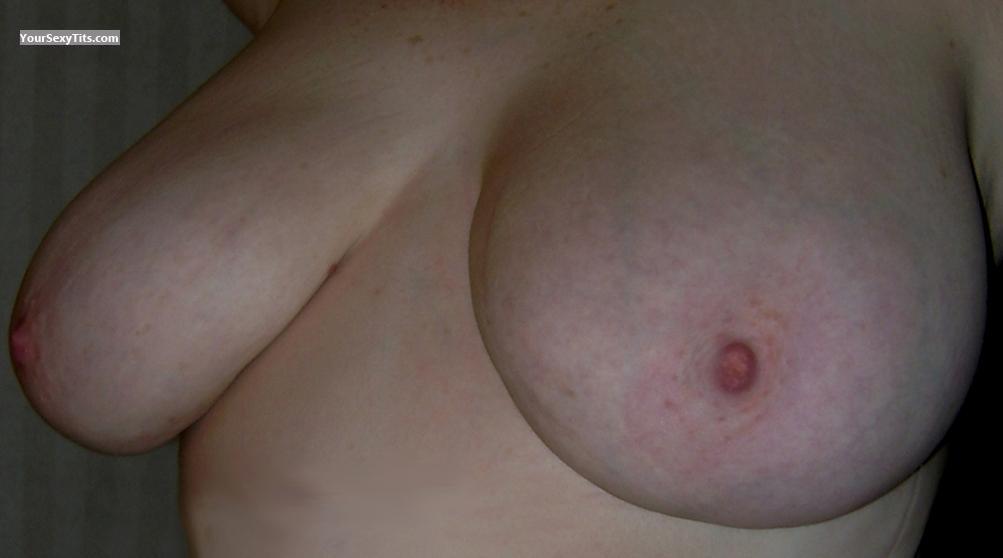 Tit Flash: Very Big Tits - Red-vixen from United States